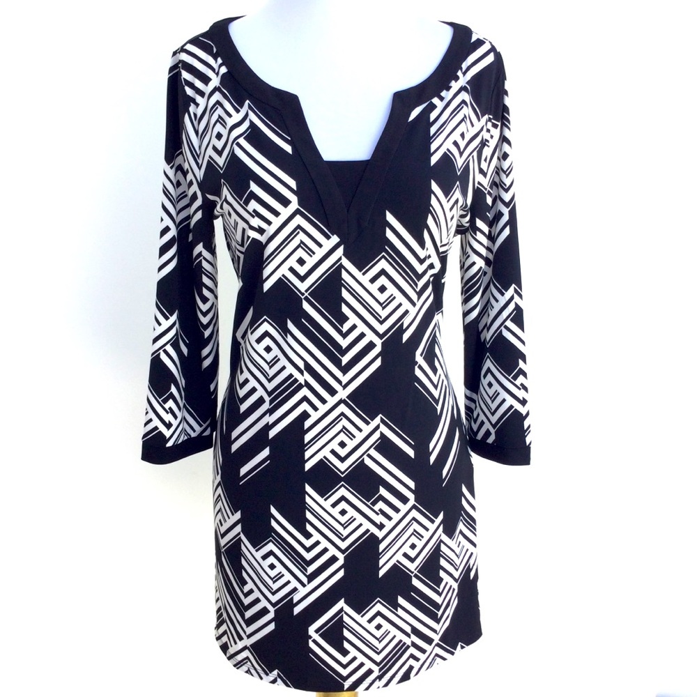 WHBM 3Q VNK High Pointe Tunic Top